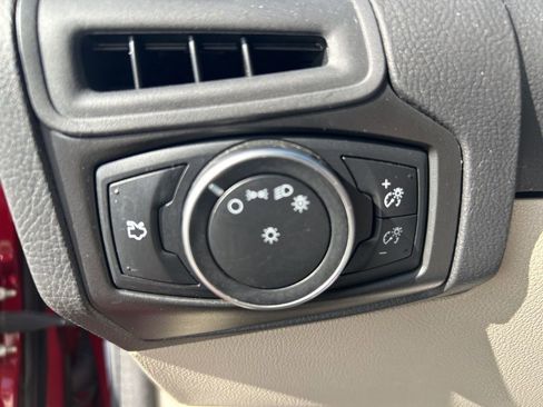 Used 2015 Ford Focus SE w/ SE Cold Weather Package image 11