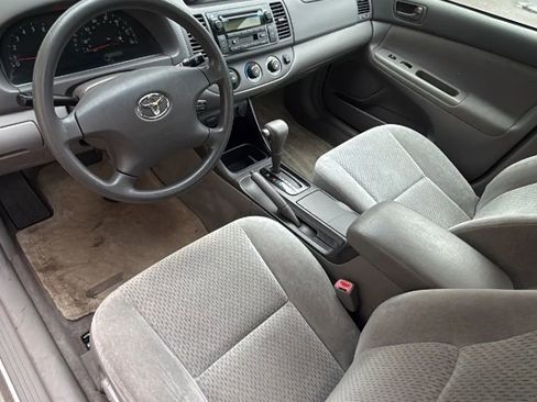 Used 2004 Toyota Camry LE image 21