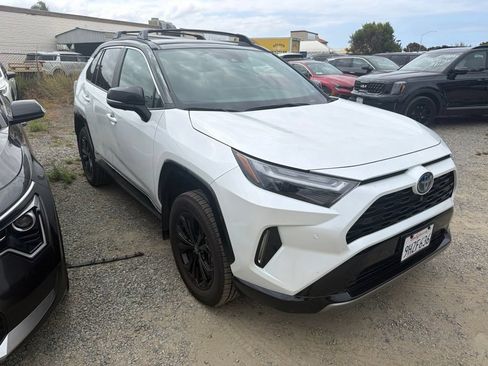Used 2023 Toyota RAV4 XSE AWD/4WD image 3