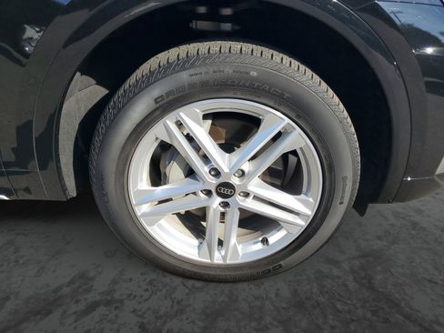 Used 2024 Audi Q5 e Premium Plus w/ Premium Plus Package image 6