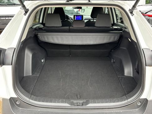 Used 2025 Toyota RAV4 XLE image 31