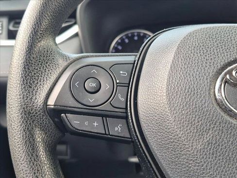 Used 2021 Toyota RAV4 LE FWD image 10