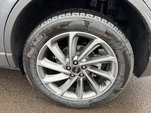 New 2026 Lincoln Corsair Premiere image 13