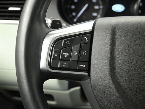 Used 2018 Land Rover Discovery Sport HSE Luxury image 25