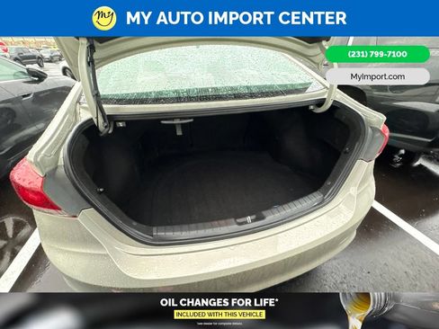 Used 2017 Hyundai Elantra Value Edition w/ Cargo Package FWD image 22