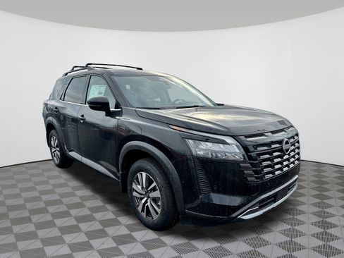 New 2026 Nissan Pathfinder SL image 1