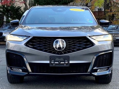 Used 2025 Acura MDX A-Spec image 2