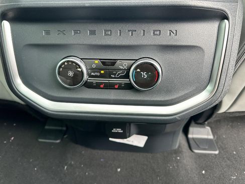 New 2026 Ford Expedition Max Platinum AWD/4WD image 6