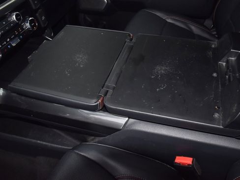 Certified 2023 Ford F150 Lariat w/ Equipment Group 502A High image 31