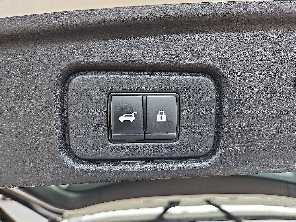 Used 2024 Nissan Pathfinder SL FWD image 16