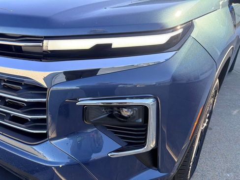 New 2026 Chevrolet Traverse LT w/ Sun and Wheel Package FWD image 15
