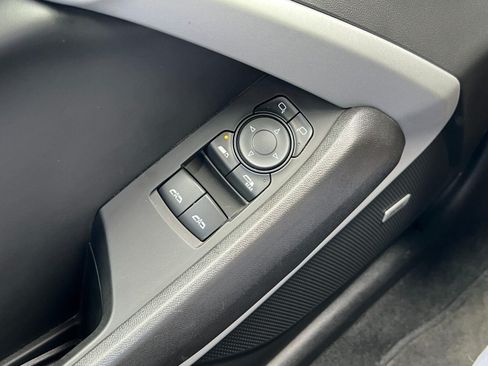 Used 2018 Chevrolet Camaro LT w/ Technology Package RWD image 20