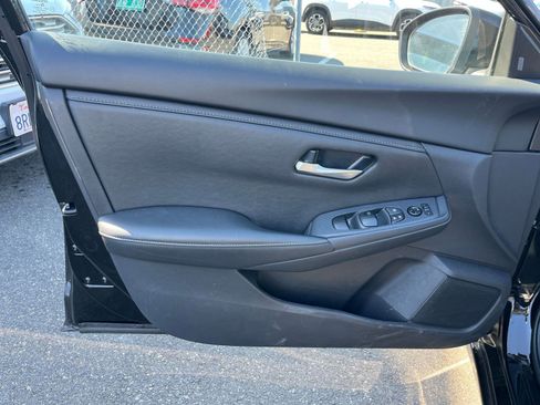 Used 2025 Nissan Sentra SV image 18