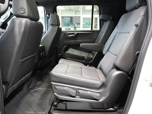 New 2026 Chevrolet Suburban Z71 w/ Comfort Package image 11
