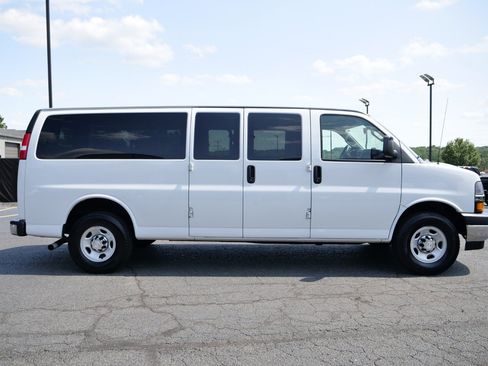 Used 2019 Chevrolet Express 3500 LT w/ LT Preferred Equipment Group RWD image 34