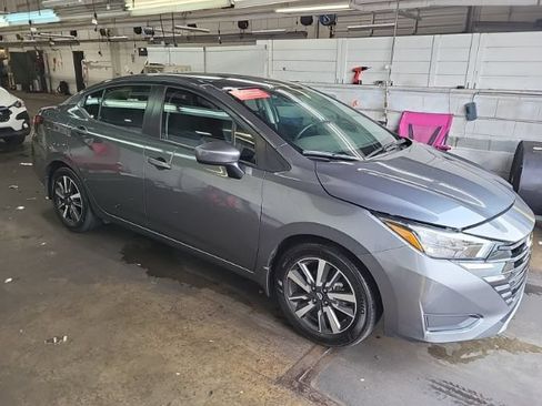 Used 2025 Nissan Versa SV w/ Trunk Package FWD image 1