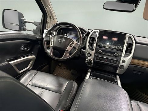 Used 2020 Nissan Titan SL w/ Moonroof Package image 30