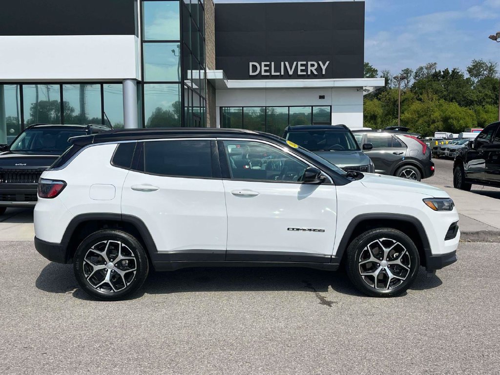 Used 2024 Jeep Compass Limited AWD/4WD image 26