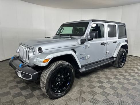 Used 2023 Jeep Wrangler Unlimited Sahara w/ Cold Weather Group image 7