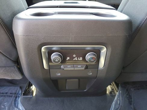 Used 2023 Chevrolet Tahoe Z71 AWD/4WD image 11