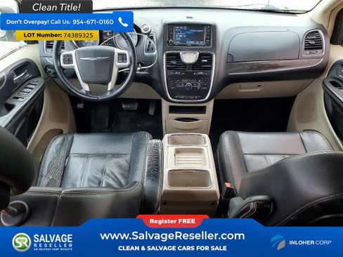 Used 2015 Chrysler Town & Country Touring image 11