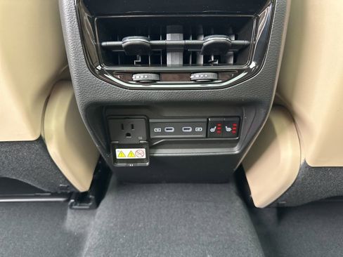 New 2026 Jeep Grand Cherokee Limited AWD/4WD image 26