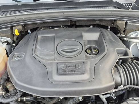 Used 2022 Jeep Grand Cherokee Overland AWD/4WD image 33