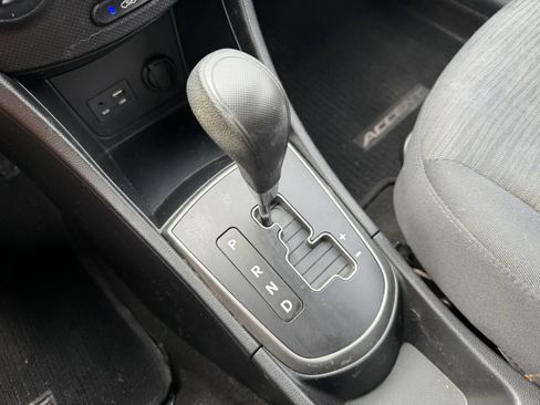 Used 2017 Hyundai Accent SE FWD image 42