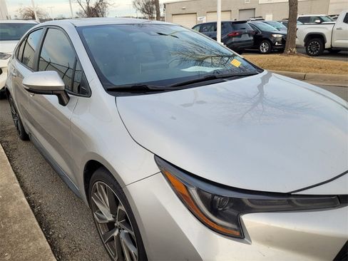 Used 2020 Toyota Corolla SE image 9