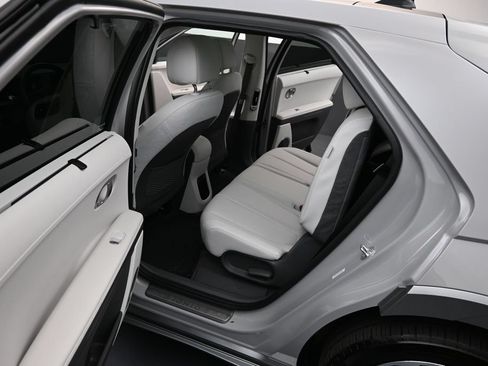 Certified 2024 Hyundai Ioniq 5 Limited AWD/4WD image 11