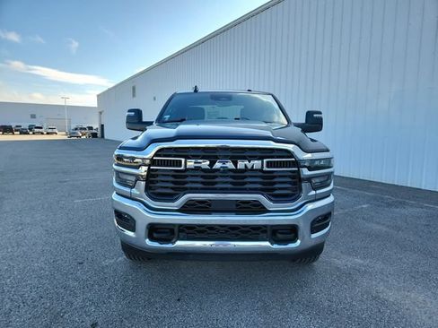 Used 2025 RAM 2500 Big Horn AWD/4WD image 4