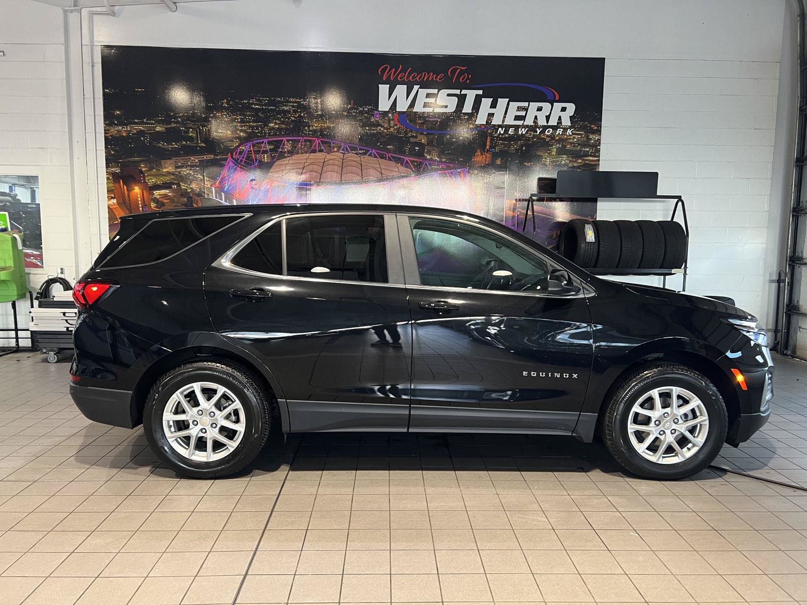 Used 2024 Chevrolet Equinox LT AWD/4WD image 27