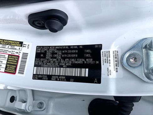 Used 2022 Toyota Highlander LE image 26