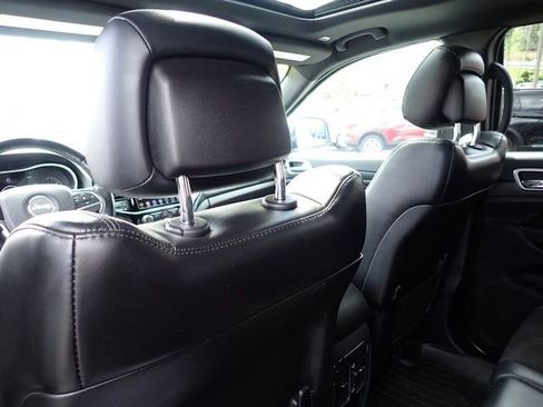Used 2020 Jeep Grand Cherokee Altitude AWD/4WD image 16