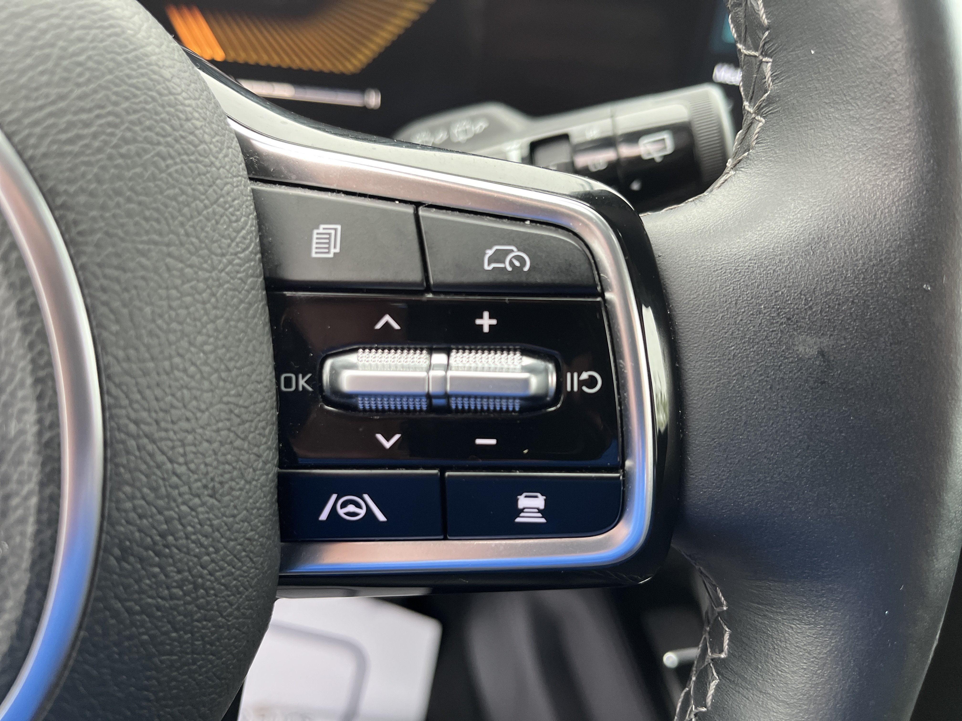 Used 2025 Kia Sorento X-Line EX AWD/4WD image 23