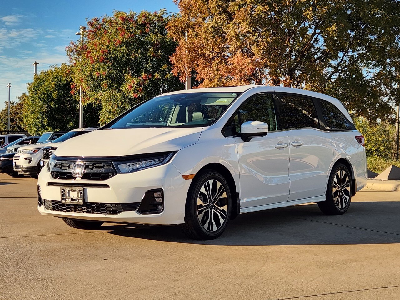 Used 2025 Honda Odyssey Elite image 3
