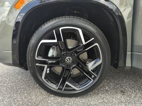 New 2026 Volkswagen Tiguan SEL R-Line AWD/4WD image 47