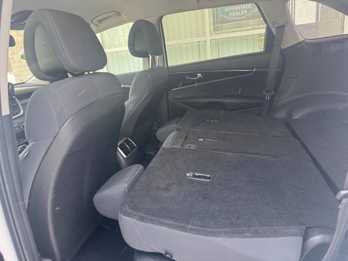 Used 2016 Kia Sorento LX w/ LX Convenience Package image 16