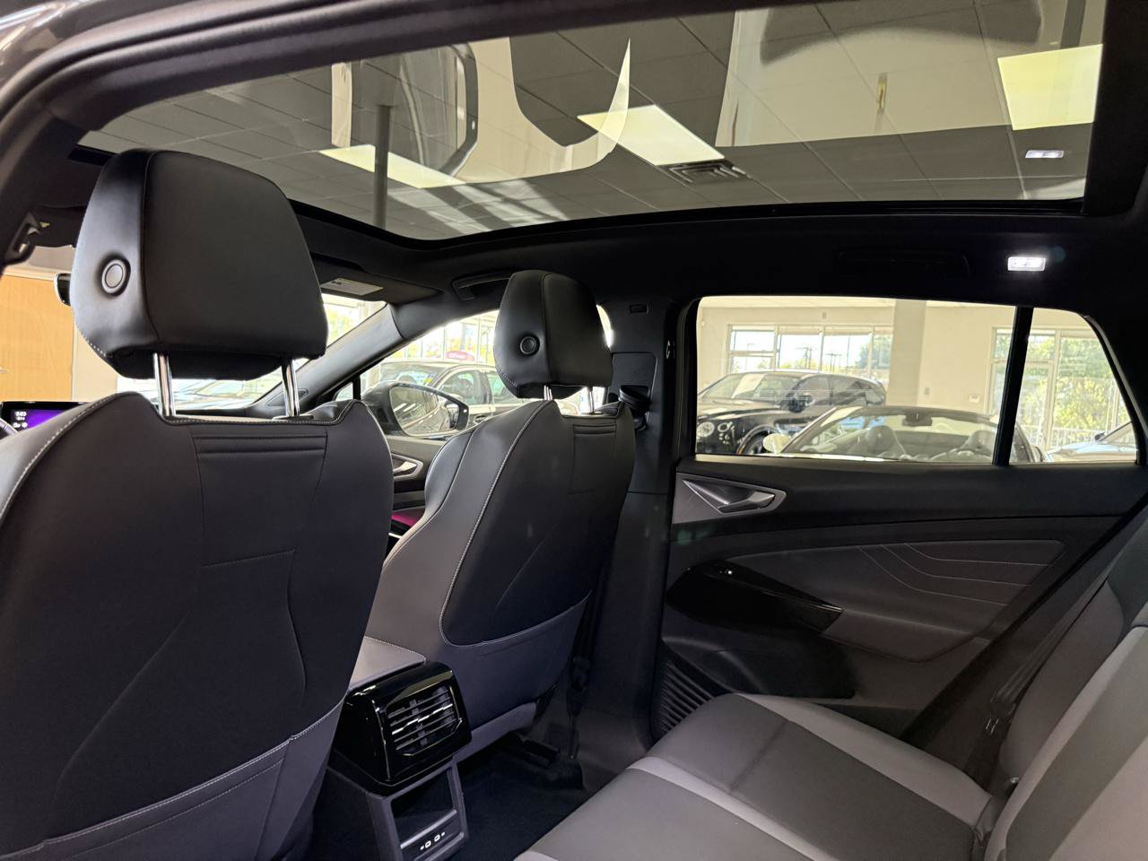 Used 2023 Volkswagen ID.4 Pro S RWD image 12