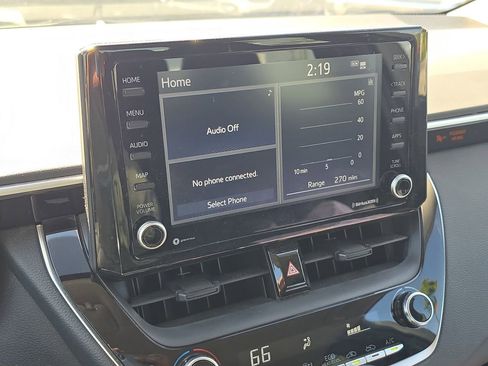 Used 2022 Toyota Corolla LE image 19