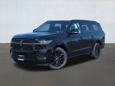 New 2026 Lincoln Navigator L Reserve w/ Jet Appearance Package AWD/4WD image 1