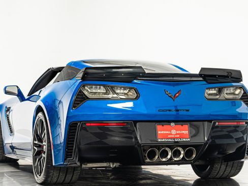 Used 2015 Chevrolet Corvette Z06 w/ 3LZ Preferred Equipment Group image 7
