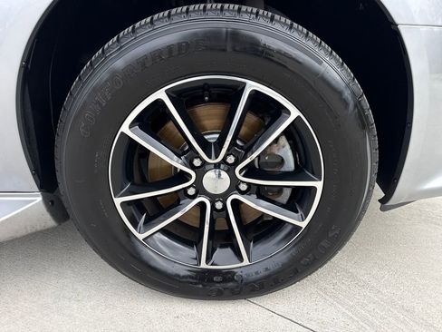 Used 2015 Dodge Grand Caravan R/T w/ Driver Convenience Group image 11