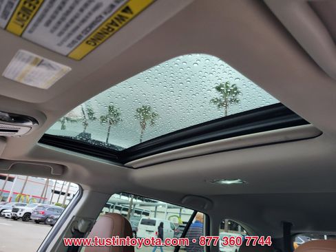 Used 2020 Subaru Outback Touring XT image 17