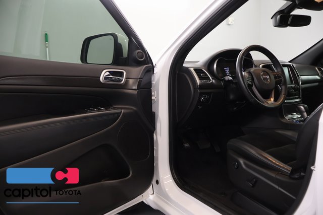 Used 2017 Jeep Grand Cherokee Altitude AWD/4WD image 8