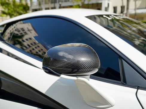 Used 2019 McLaren 600LT RWD image 56