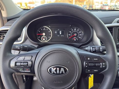 Used 2018 Kia Sorento L image 18