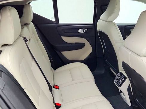 Used 2024 Volvo XC40 B5 Plus w/ Protection Package Premier AWD/4WD image 19
