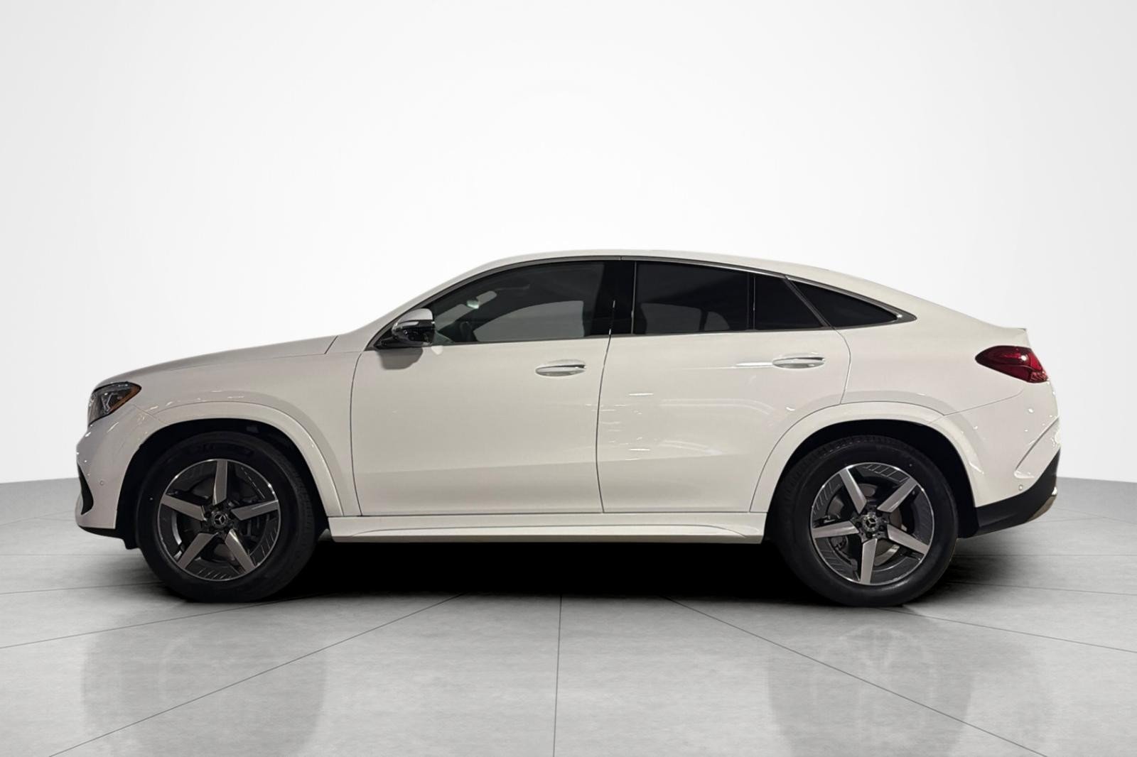 New 2027 Mercedes-Benz GLE 450 4MATIC Coupe image 2