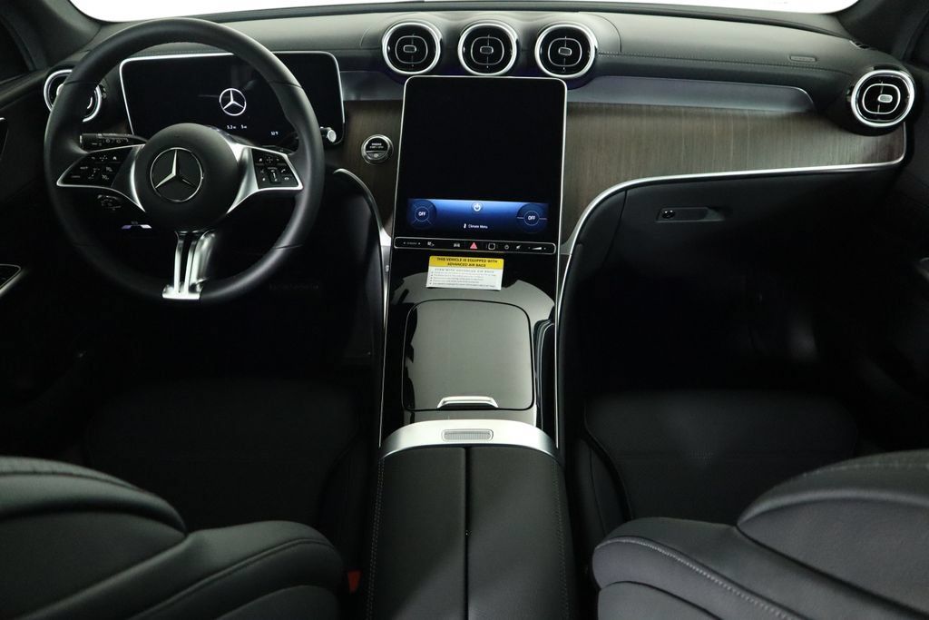Used 2025 Mercedes-Benz GLC 300 image 13